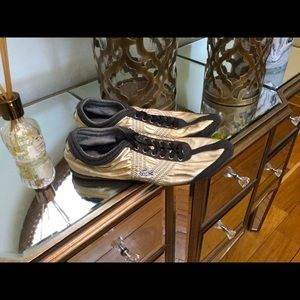 Lacoste Gold Sneaker Size 9 Logo Slight Damages